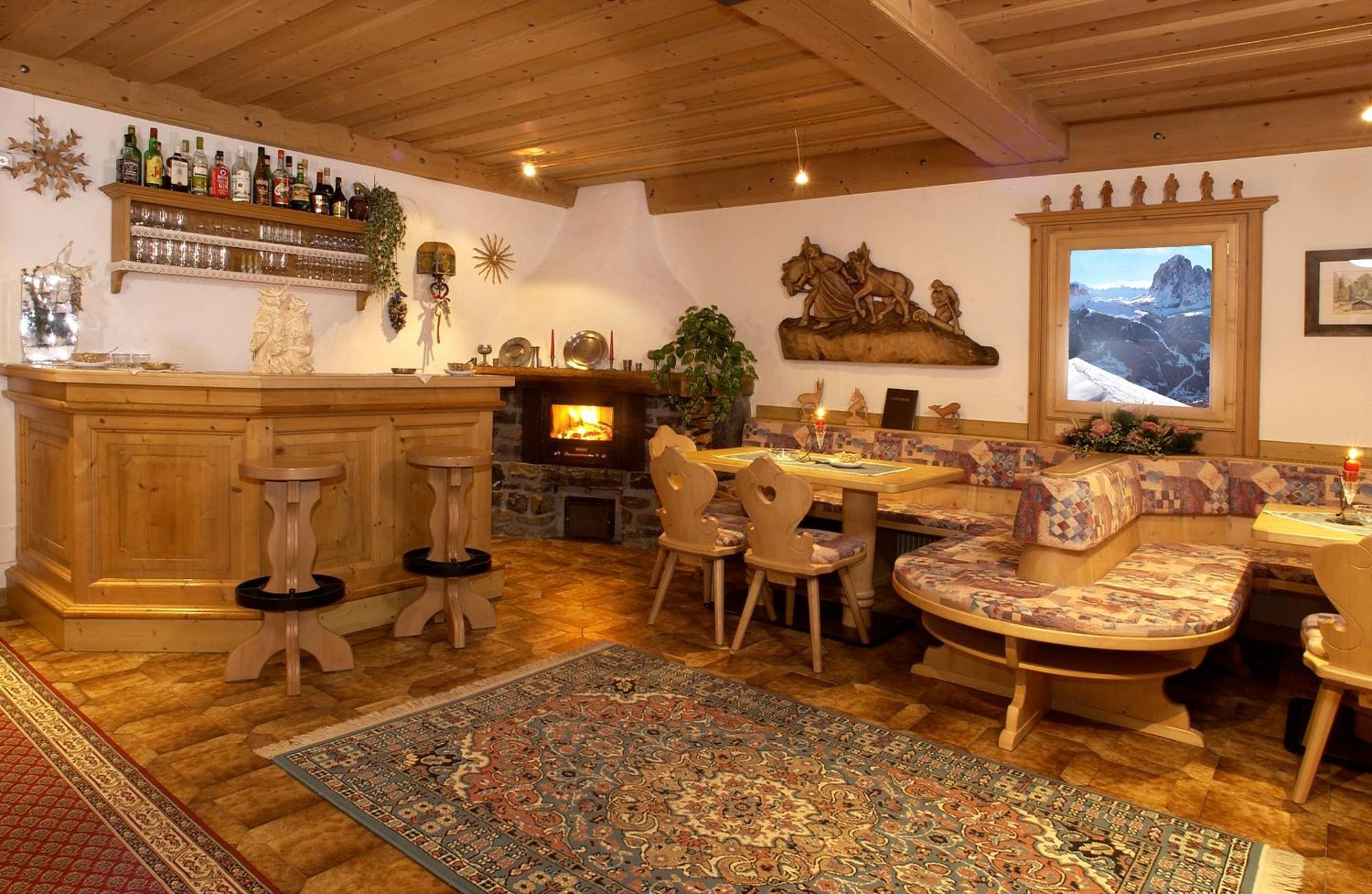 Garni La Tambra Otel Selva di Val Gardena Dış mekan fotoğraf