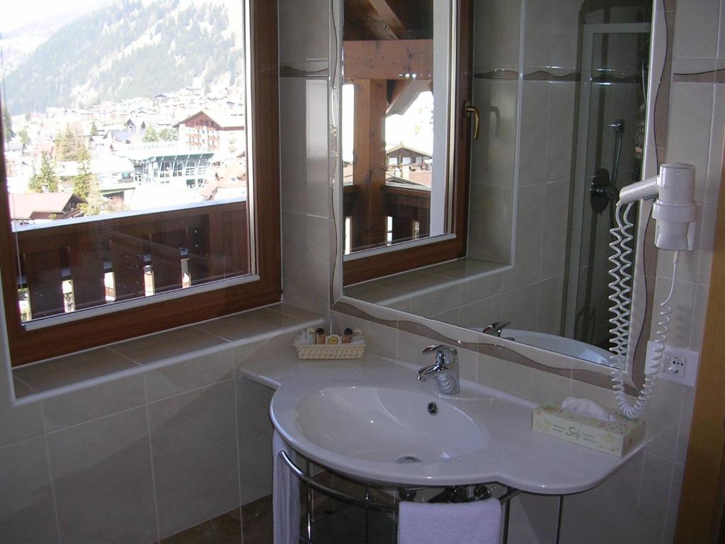 Garni La Tambra Otel Selva di Val Gardena Oda fotoğraf