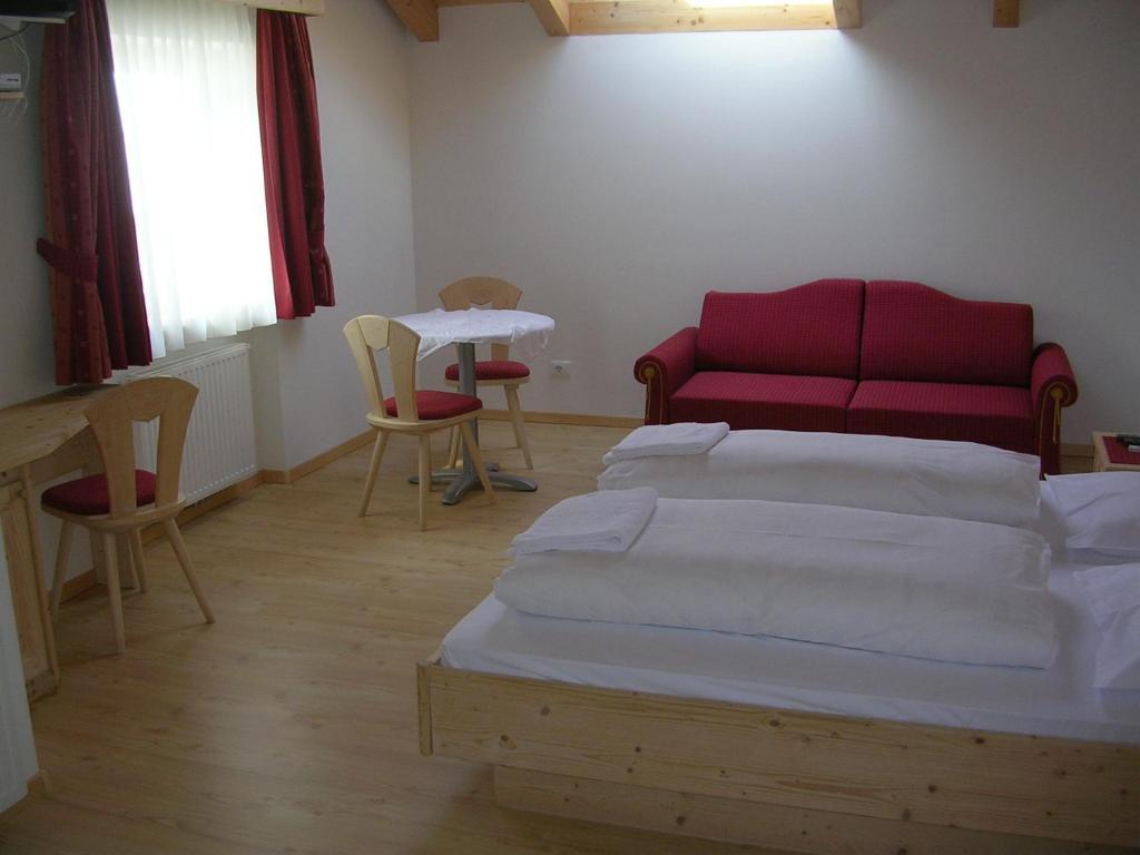Garni La Tambra Otel Selva di Val Gardena Oda fotoğraf