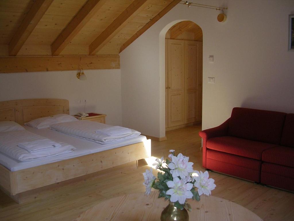 Garni La Tambra Otel Selva di Val Gardena Oda fotoğraf